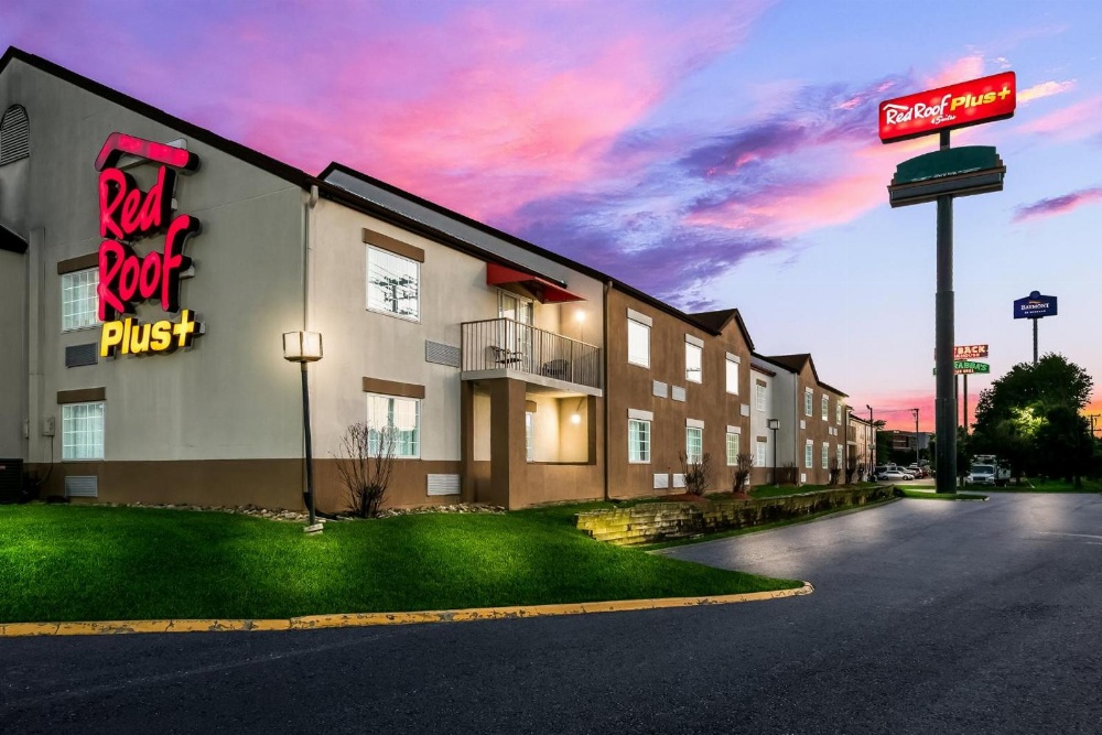 Red Roof PLUS+ & Suites Knoxville West-Cedar Bluff
